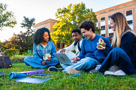 Snack da biblioteca: idee per merende proteiche in pausa studio